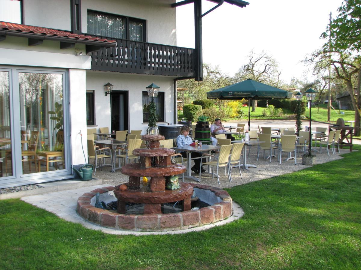 Gasthaus Und Ferienwohnungen Zum Engel Waldbrunn  Экстерьер фото