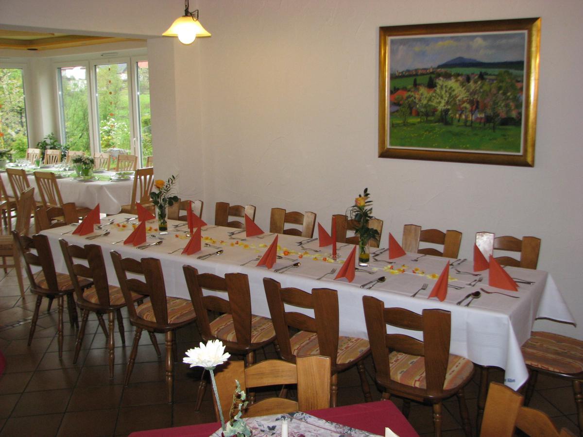 Gasthaus Und Ferienwohnungen Zum Engel Waldbrunn  Экстерьер фото